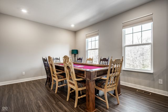 345 Wakefield Way, Zionsville, IN 46077