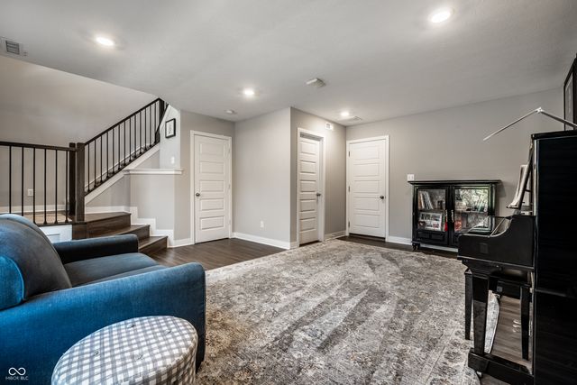 345 Wakefield Way, Zionsville, IN 46077