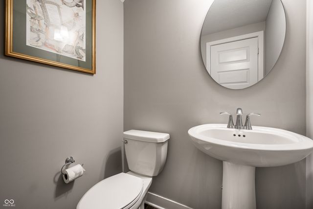 345 Wakefield Way, Zionsville, IN 46077