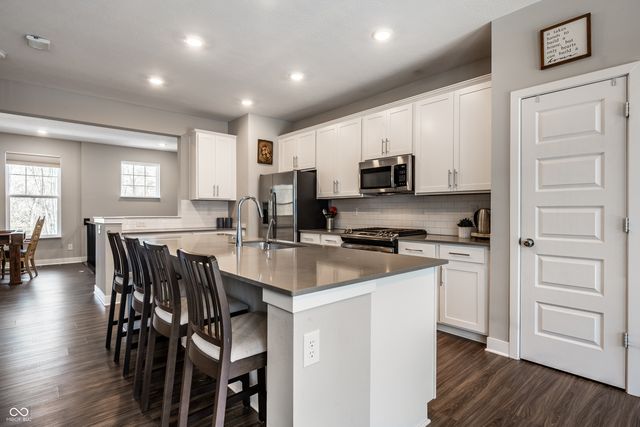 345 Wakefield Way, Zionsville, IN 46077