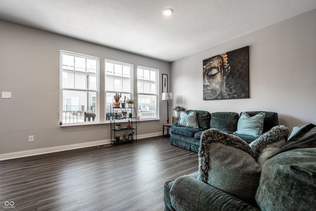 345 Wakefield Way, Zionsville, IN 46077