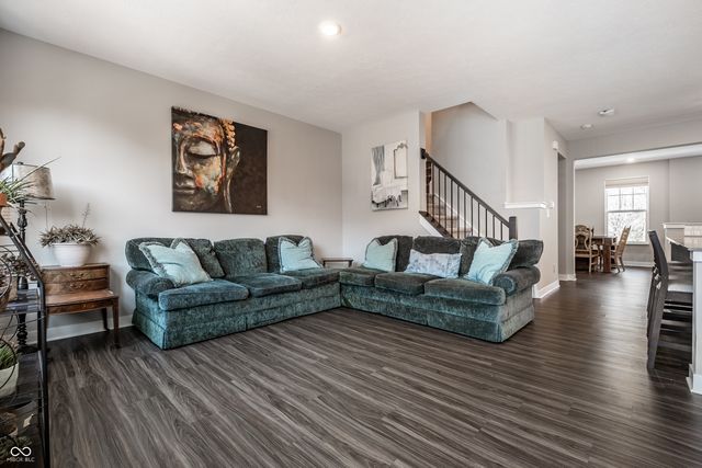 345 Wakefield Way, Zionsville, IN 46077