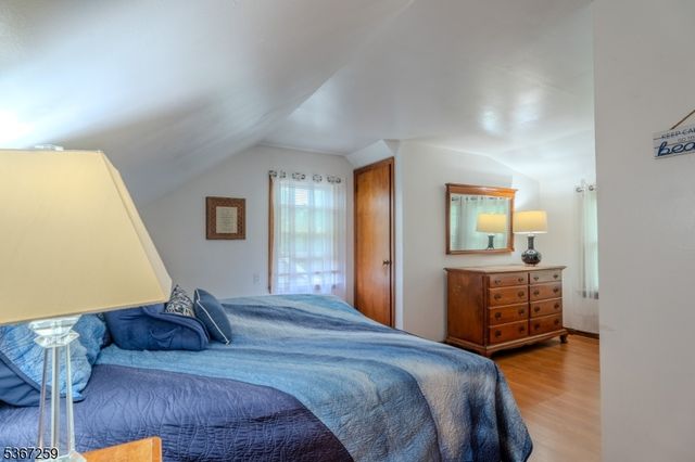 13 Independence Dr, Roselle Boro, NJ 07203