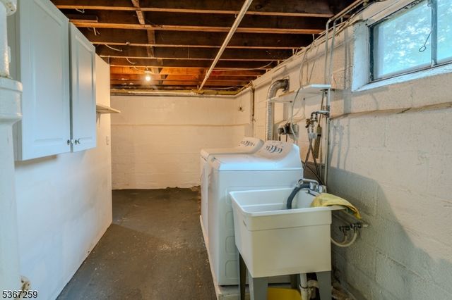 13 Independence Dr, Roselle Boro, NJ 07203
