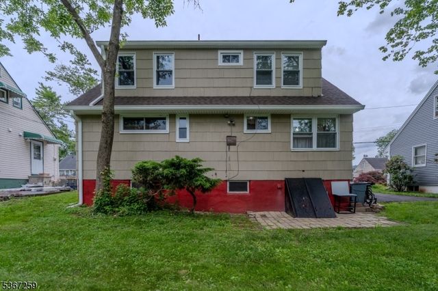 13 Independence Dr, Roselle Boro, NJ 07203
