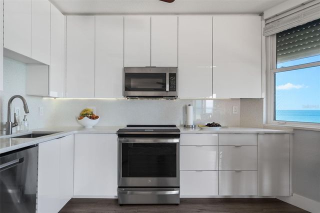 1050 LONGBOAT CLUB ROAD 506, Longboat Key, FL 34228