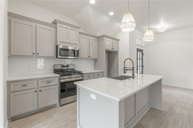 584 Hackberry Lane, Washington, OK 73093