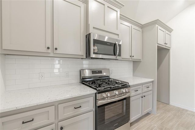 584 Hackberry Lane, Washington, OK 73093