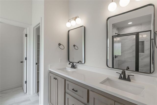 584 Hackberry Lane, Washington, OK 73093