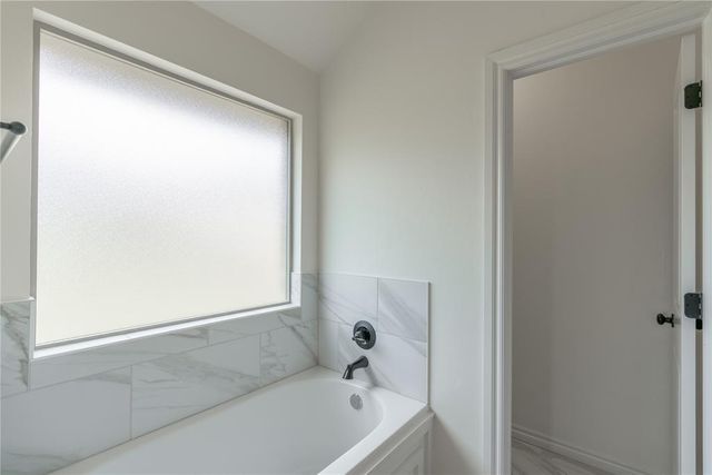 584 Hackberry Lane, Washington, OK 73093