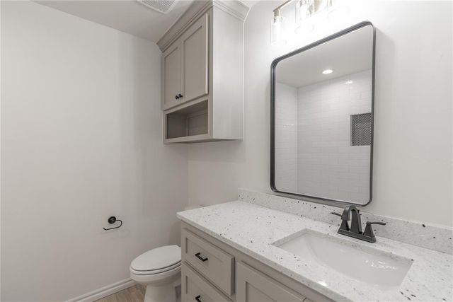 584 Hackberry Lane, Washington, OK 73093