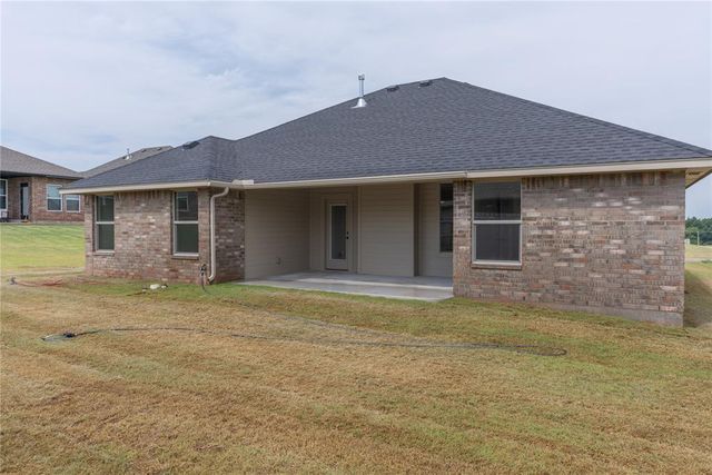 584 Hackberry Lane, Washington, OK 73093