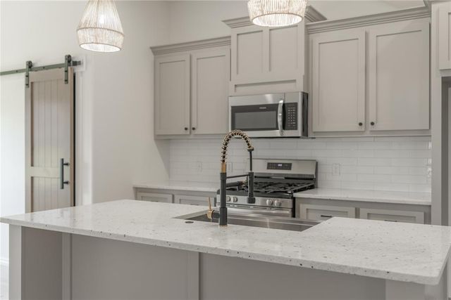 584 Hackberry Lane, Washington, OK 73093