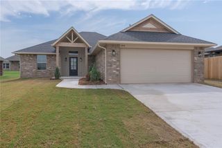 584 Hackberry Lane, Washington, OK 73093