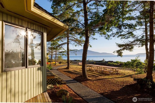 4079 Forest Lane, Anacortes, WA 98221