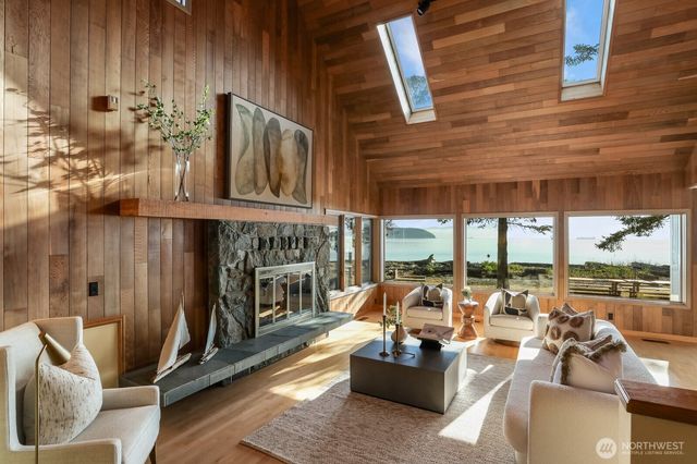 4079 Forest Lane, Anacortes, WA 98221