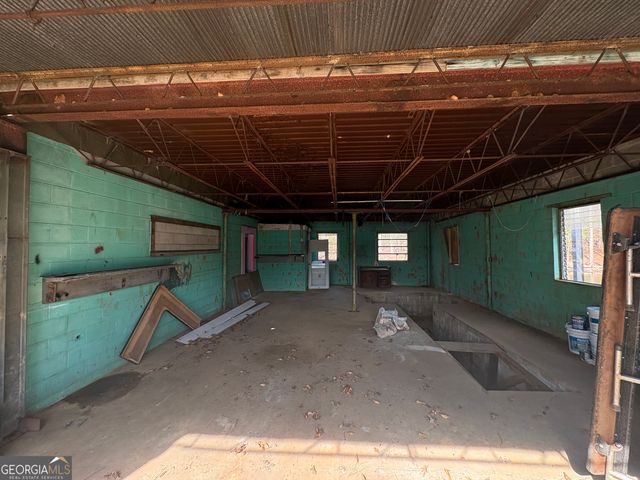 6211 Indian Trail, Thomaston, GA 30286