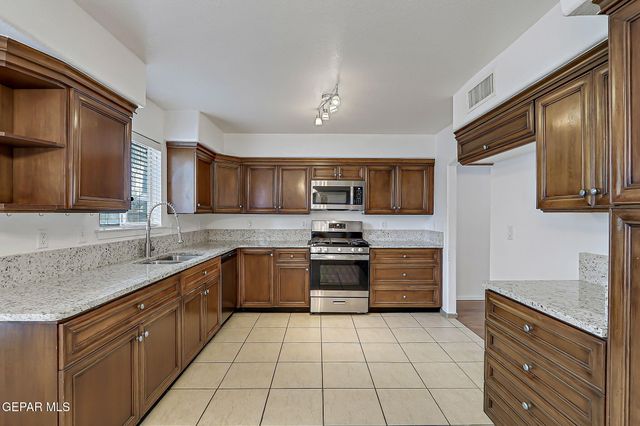 309 Via Cremona Way, El Paso, TX 79932