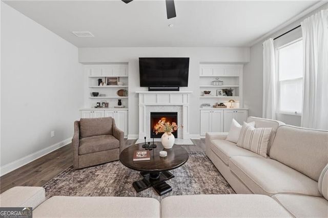 354 Hayden Circle, Woodstock, GA 30189