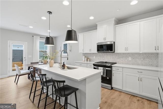 354 Hayden Circle, Woodstock, GA 30189