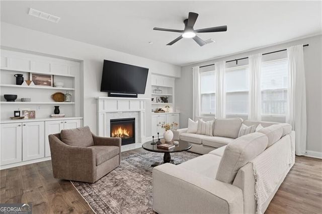 354 Hayden Circle, Woodstock, GA 30189