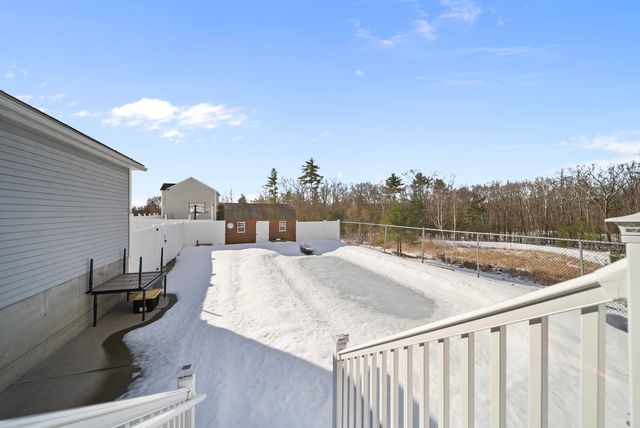 11 Barberry Street, Hooksett, NH 03106