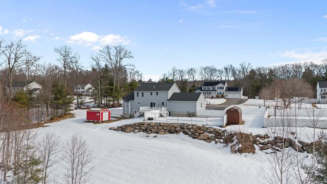 11 Barberry Street, Hooksett, NH 03106