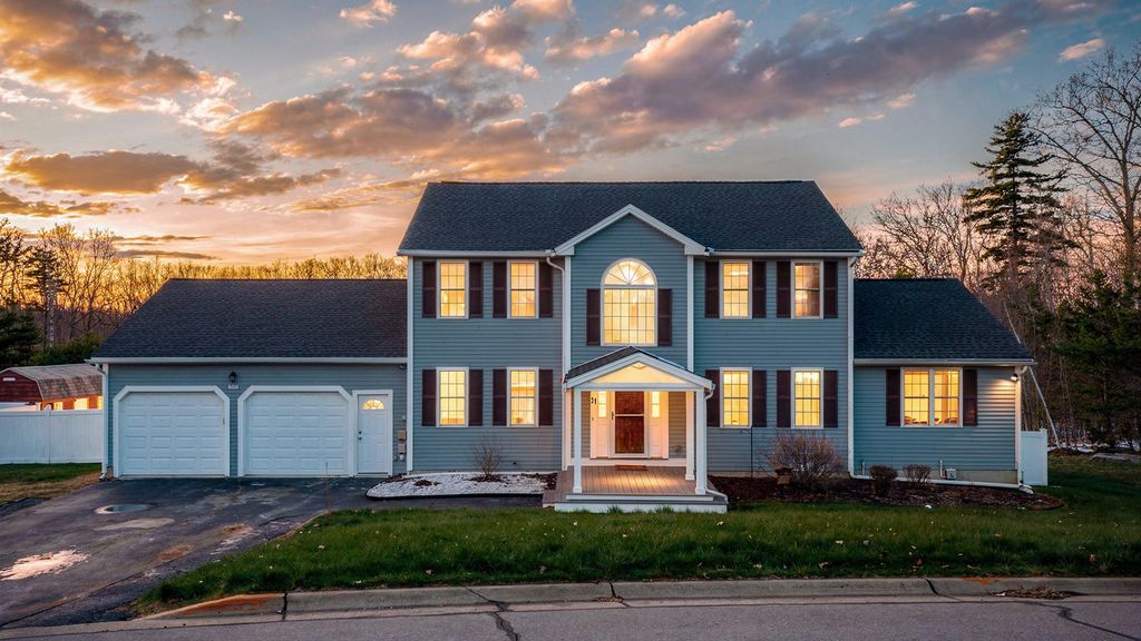 11 Barberry Street, Hooksett, NH 03106