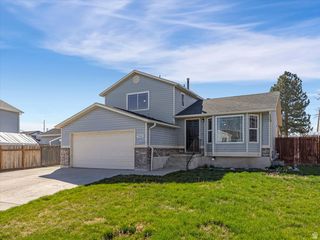 7843 W BRITTAIN DR, Magna, UT 84044