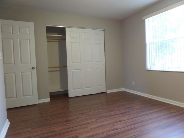 862 Summit Lake Drive, West Palm Beach, FL 33406