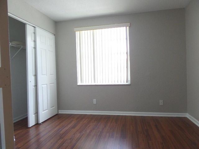 862 Summit Lake Drive, West Palm Beach, FL 33406