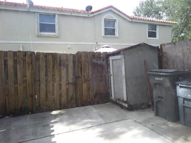 862 Summit Lake Drive, West Palm Beach, FL 33406