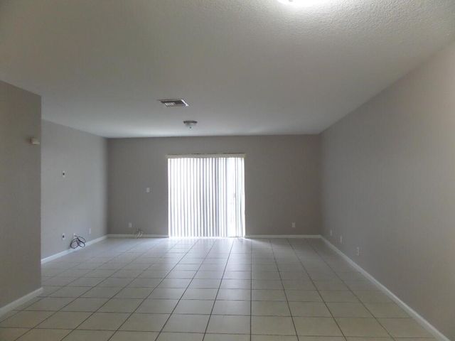 862 Summit Lake Drive, West Palm Beach, FL 33406