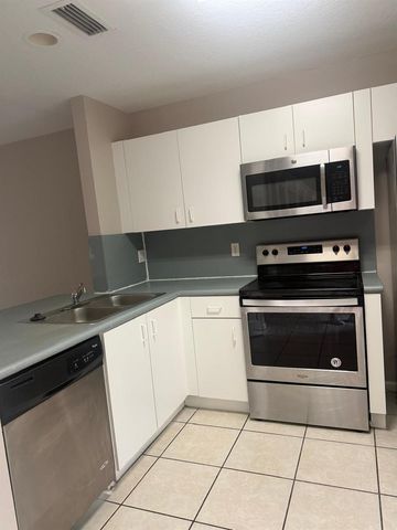 862 Summit Lake Drive, West Palm Beach, FL 33406