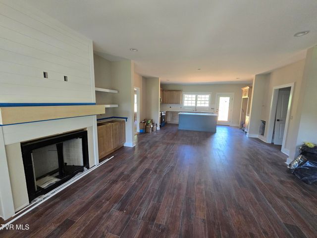 1200 Fiddlers Way, Kingsport, TN 37664