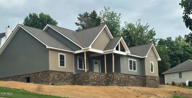 1200 Fiddlers Way, Kingsport, TN 37664