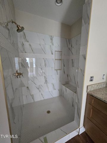1200 Fiddlers Way, Kingsport, TN 37664