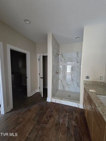 1200 Fiddlers Way, Kingsport, TN 37664