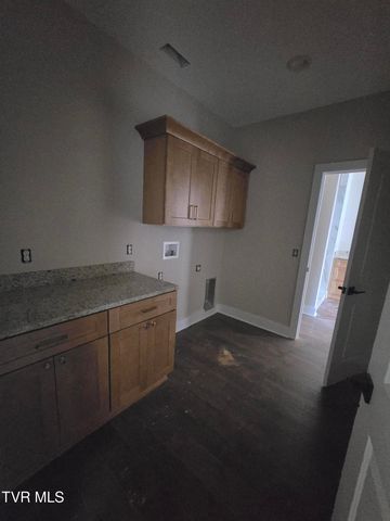 1200 Fiddlers Way, Kingsport, TN 37664
