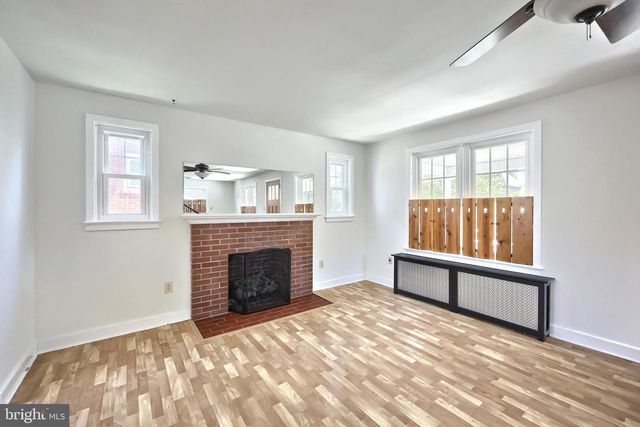 827 CHESTNUT ST, Columbia, PA 17512