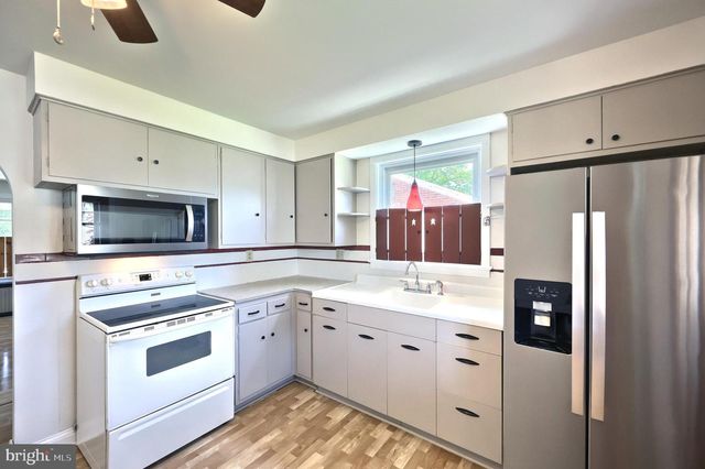 827 CHESTNUT ST, Columbia, PA 17512
