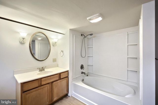 827 CHESTNUT ST, Columbia, PA 17512