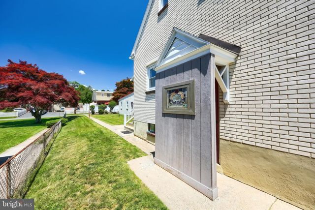 827 CHESTNUT ST, Columbia, PA 17512