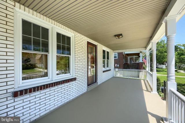 827 CHESTNUT ST, Columbia, PA 17512