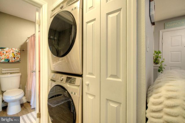 1180 TRISTRAM CIR, Mantua, NJ 08051