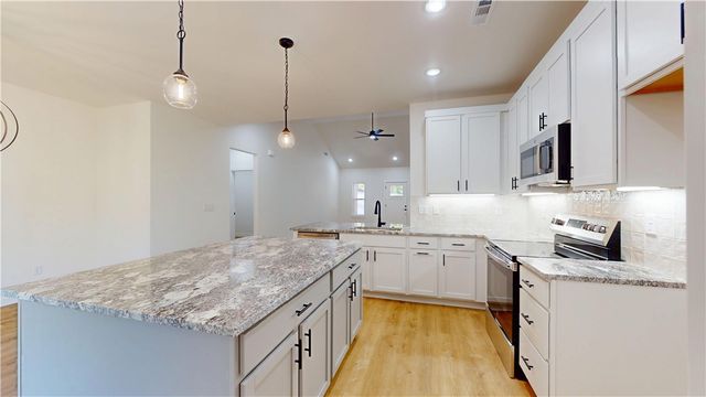 16 Burwell Drive, Bella Vista, AR 72714