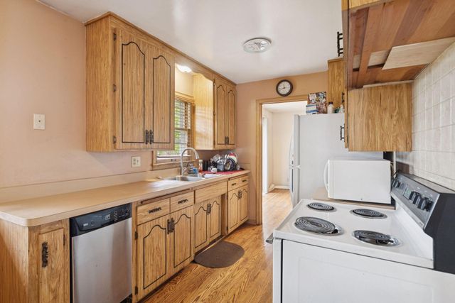 6800 68th Avenue N, Brooklyn Park, MN 55428