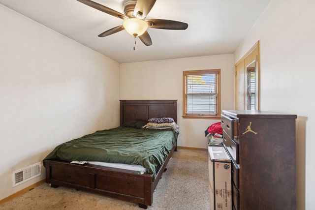 6800 68th Avenue N, Brooklyn Park, MN 55428