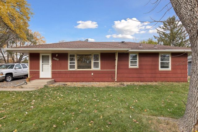 6800 68th Avenue N, Brooklyn Park, MN 55428
