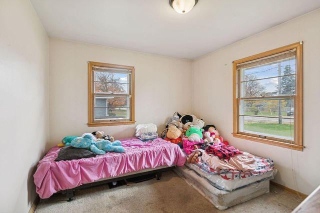 6800 68th Avenue N, Brooklyn Park, MN 55428